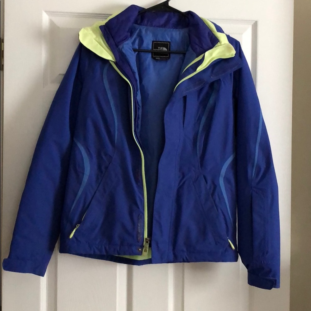 Gently Used Woman’s The North Face Winter Coat